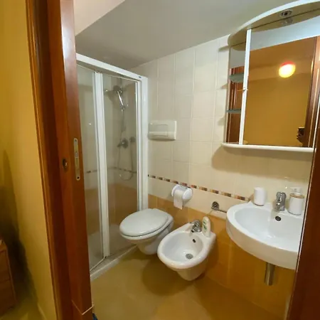 Matteo Holidays مانفريدونيا