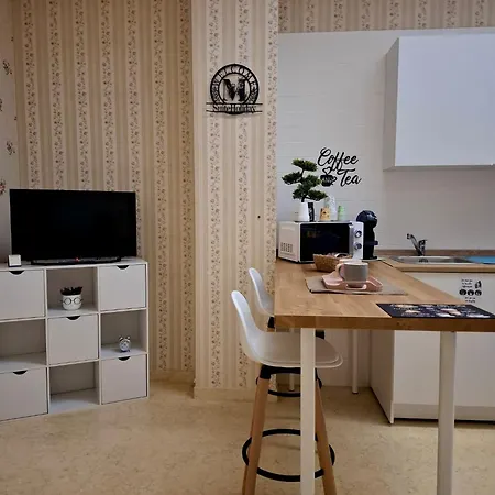 Matteo Holidays مانفريدونيا